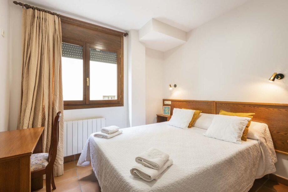 APARTAMENTO 203 (2 habitaciónes dobles - 6 PAX )